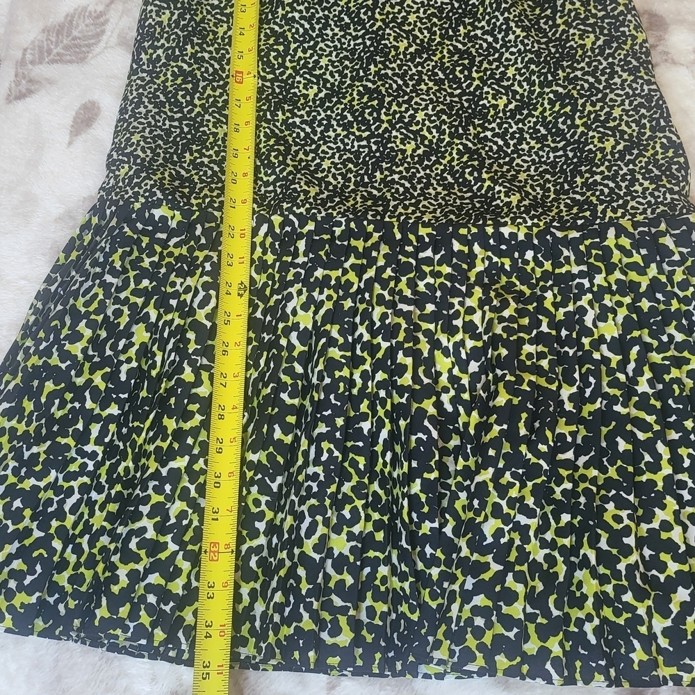 Loft Black and Green Patterned Sleeveless Dress. Size 8 - Picture 4 of 9